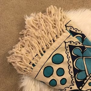 98% new - Round Beach Towel with fringe trim